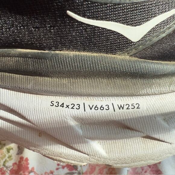 Hoka One One Bondi Men's 9B 1127952 BWHT Running Athletic Sneaker Shoes Black - Picture 10 of 11